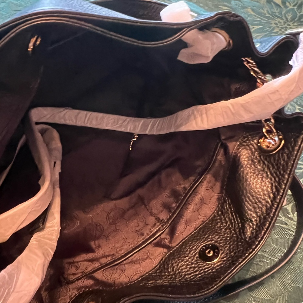 Black NWT Michael Kors handbag. - Picture 6 of 16